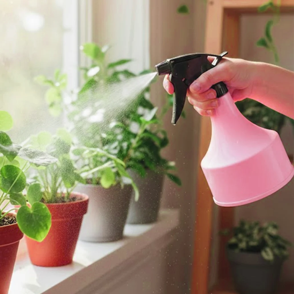 700ml Multipurpose Handheld Sprayer Bottle – Manual Type - Image 7